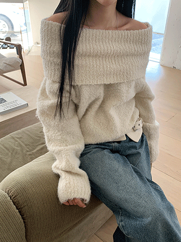 바이클로즈 러빈 니트 오프숄더