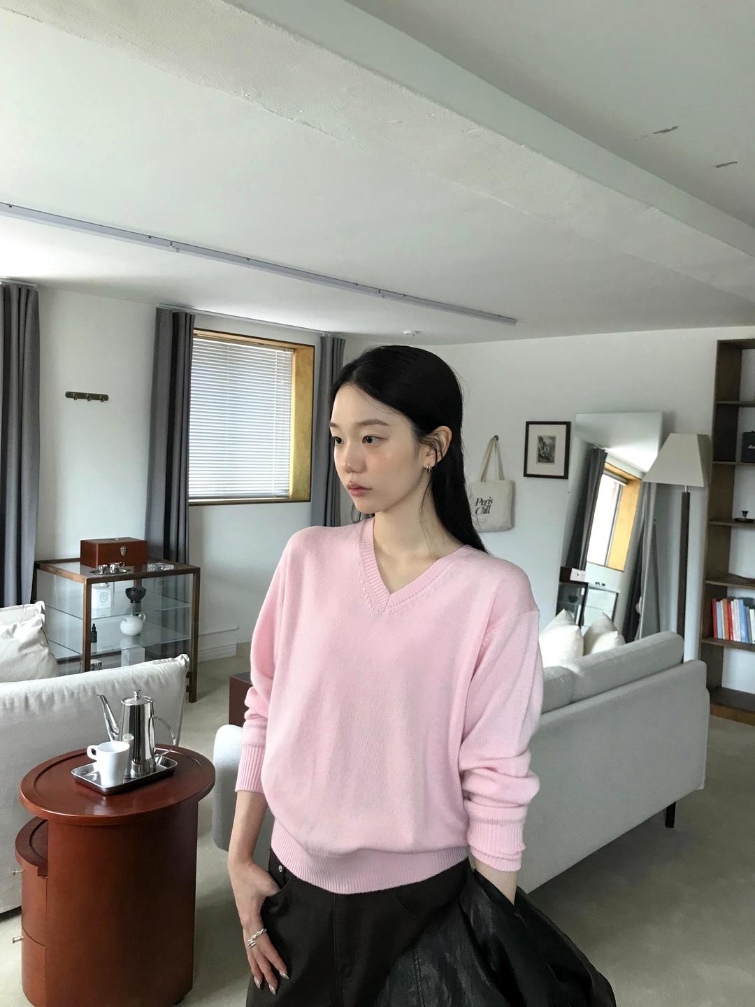 던스트 [lean 착용] UNISEX CASHMERE V-NECK SWEATER