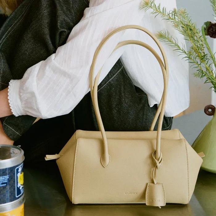 [2차 리오더] 로브 숄더 스몰 올리브