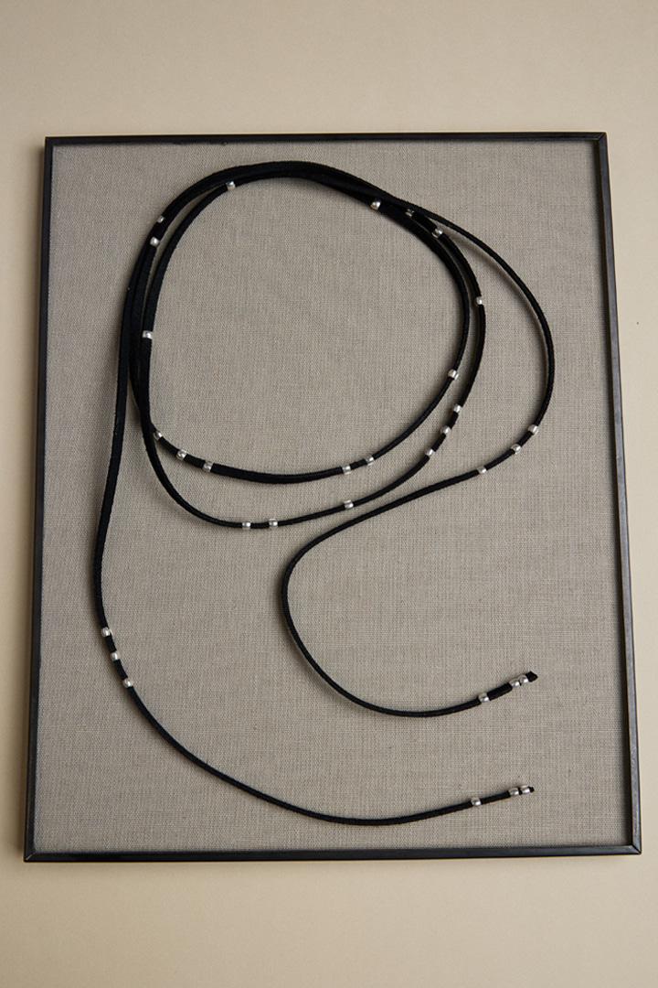 Seull strap necklace