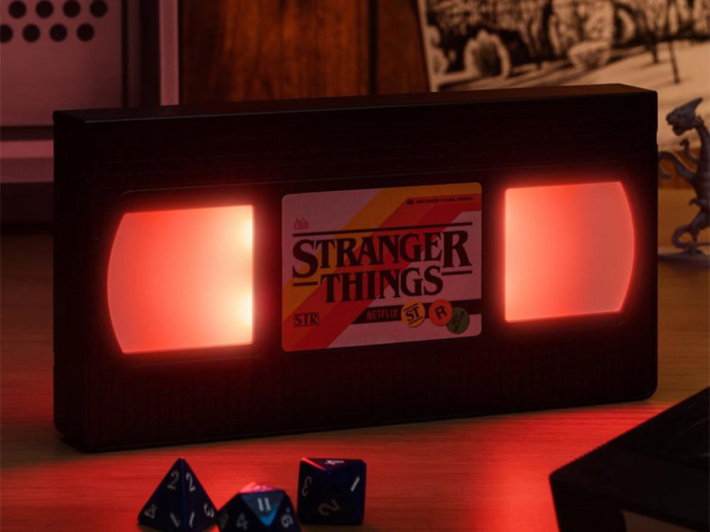 [예약상품] 기묘한 이야기 (Stranger Things) - VHS 로고 라이트 무드등