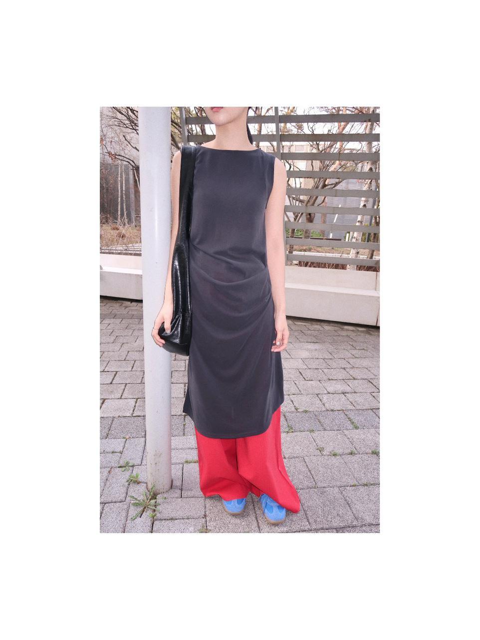 뮤로우 CO SHIRRING MIDI DRESS