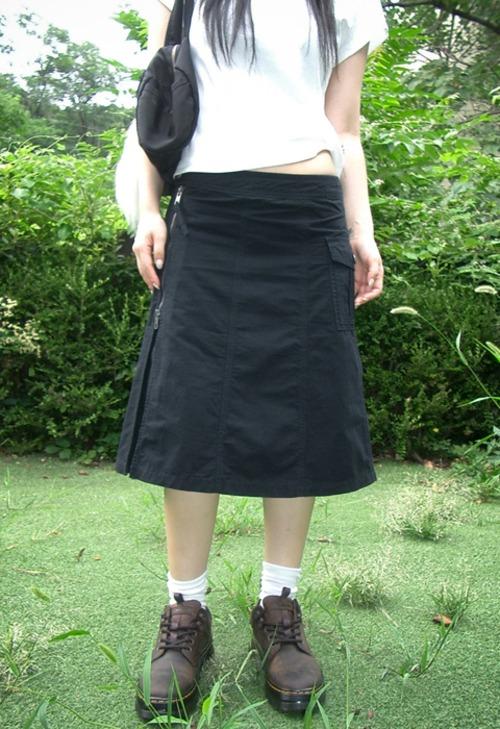 이즈이즈 [ee] Mog midi skirt