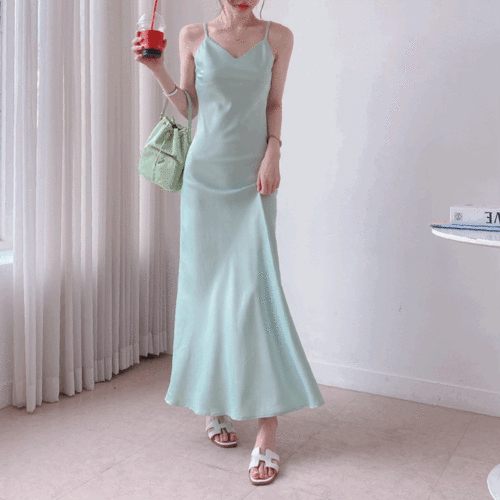 흰검당일발송 [4color] 슬리밍 새틴 실크 끈조절 실크 끈 나시 민소매 휴양지 롱 원피스