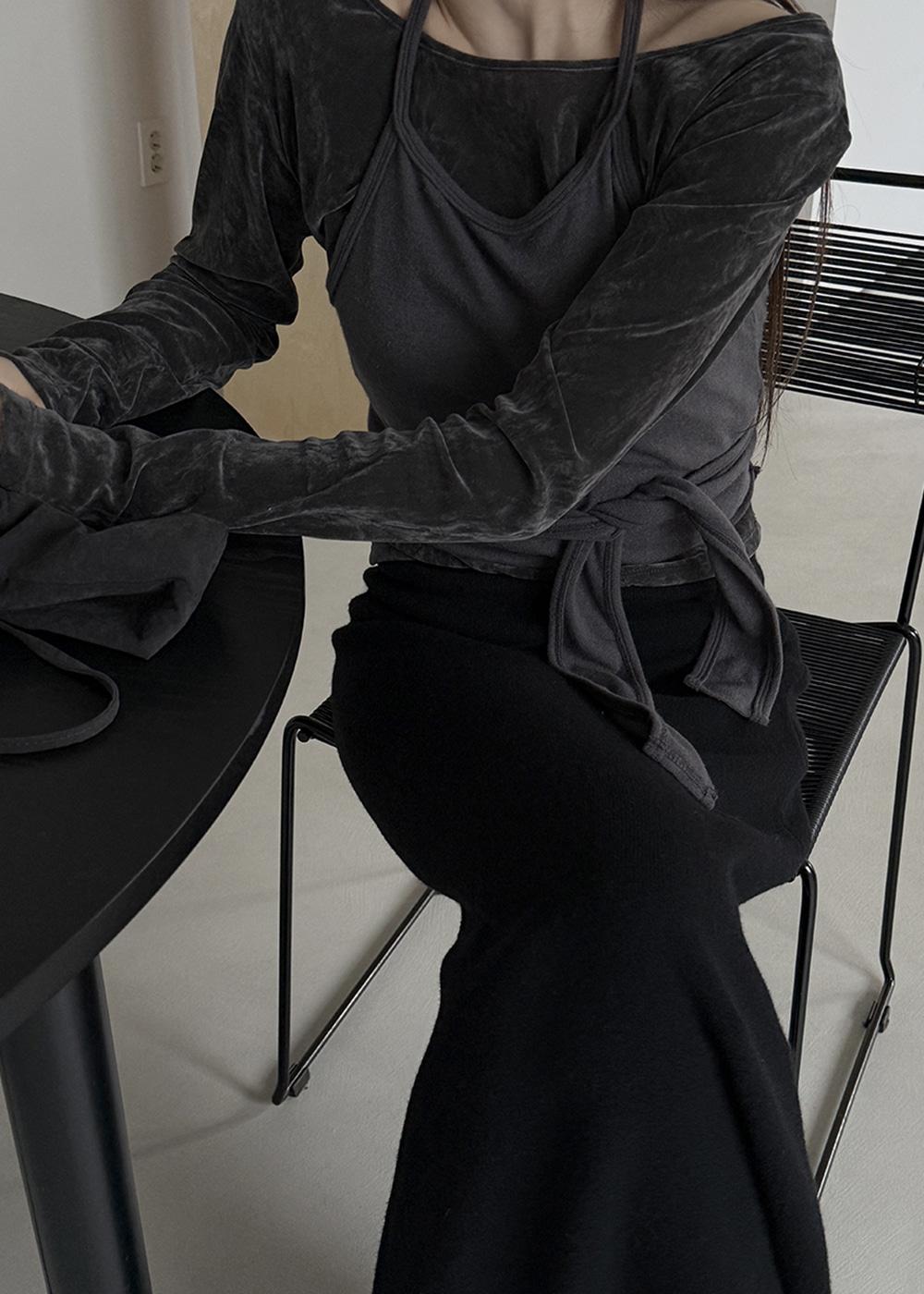 layered sleeveless top / dark gray