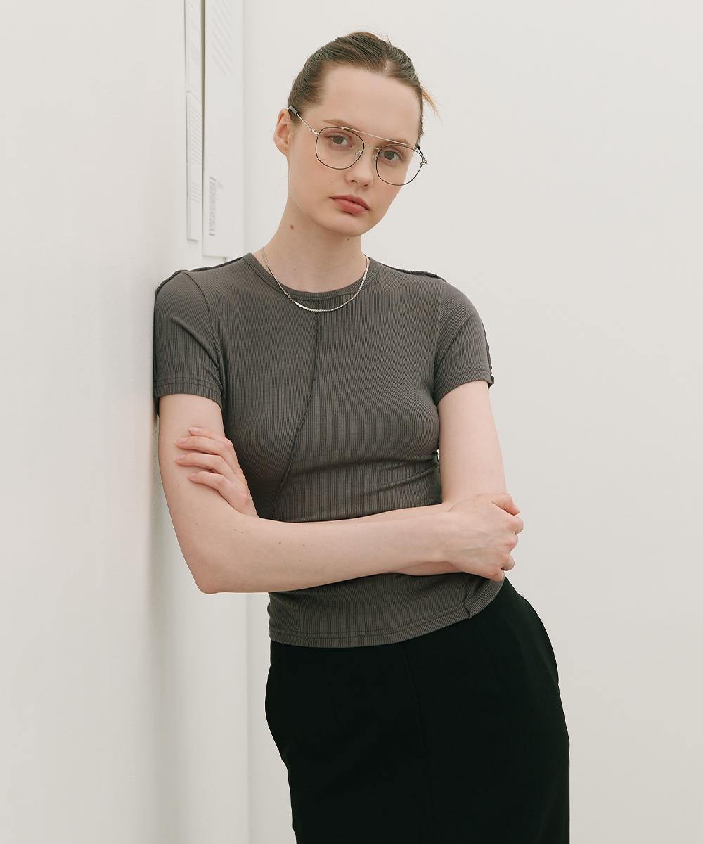 Back cut-out Diagonal stitch Short Sleeve T Charcoal