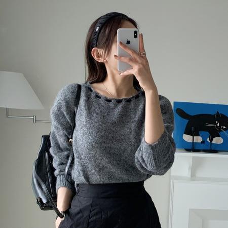 이런 상품 어때요? [꾸니 PICK] 리본 끈 보트넥 니트 풀오버 (VLUCX2970)