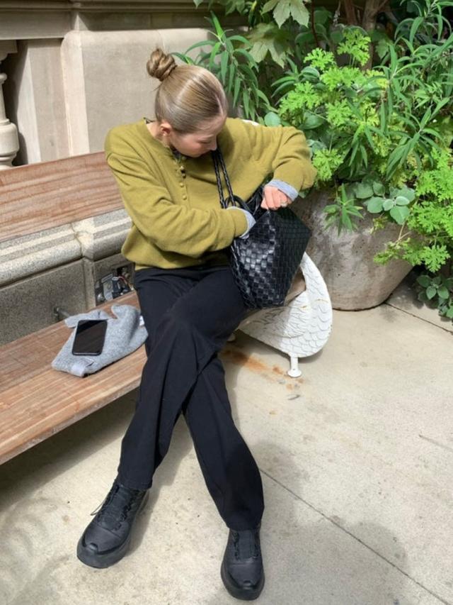 outfit 아웃핏 메리노울 캐시미어 콩단추 라운드넥 가디건