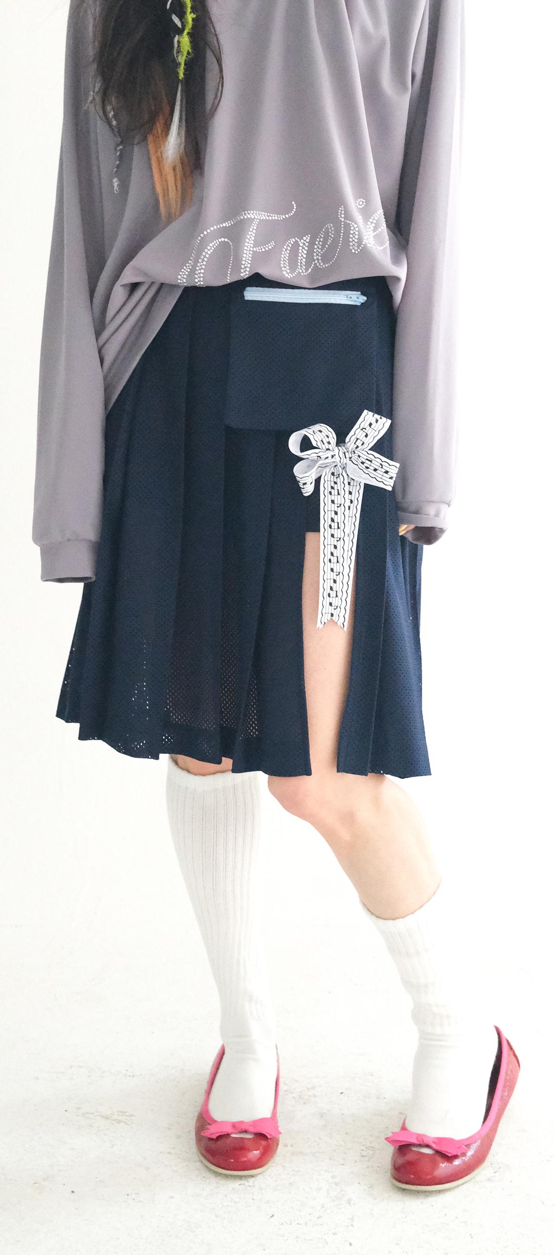 [fa.er.ie] mesh pocket pleats skirt pants (navy)