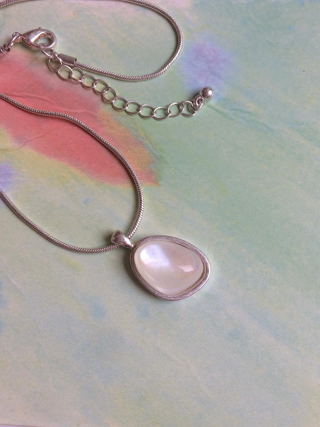pearl stone pendant necklace