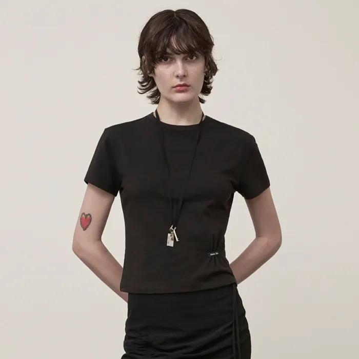 MINI LABEL SHIRRING TOP IN BLACK