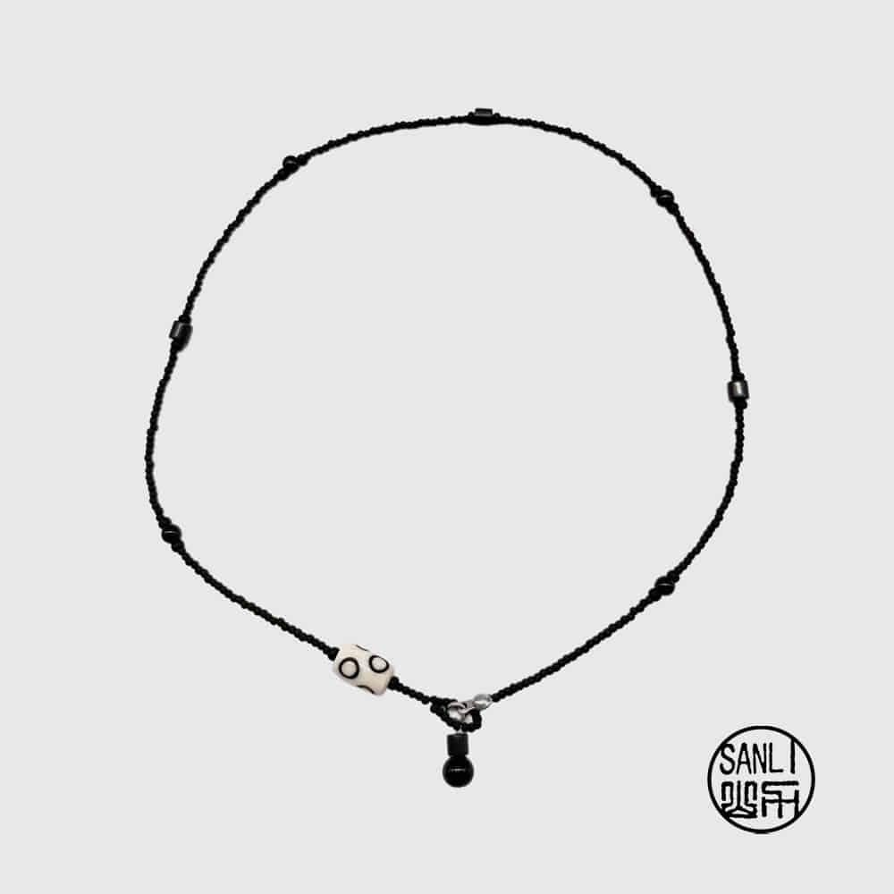 Dot column necklace (black)