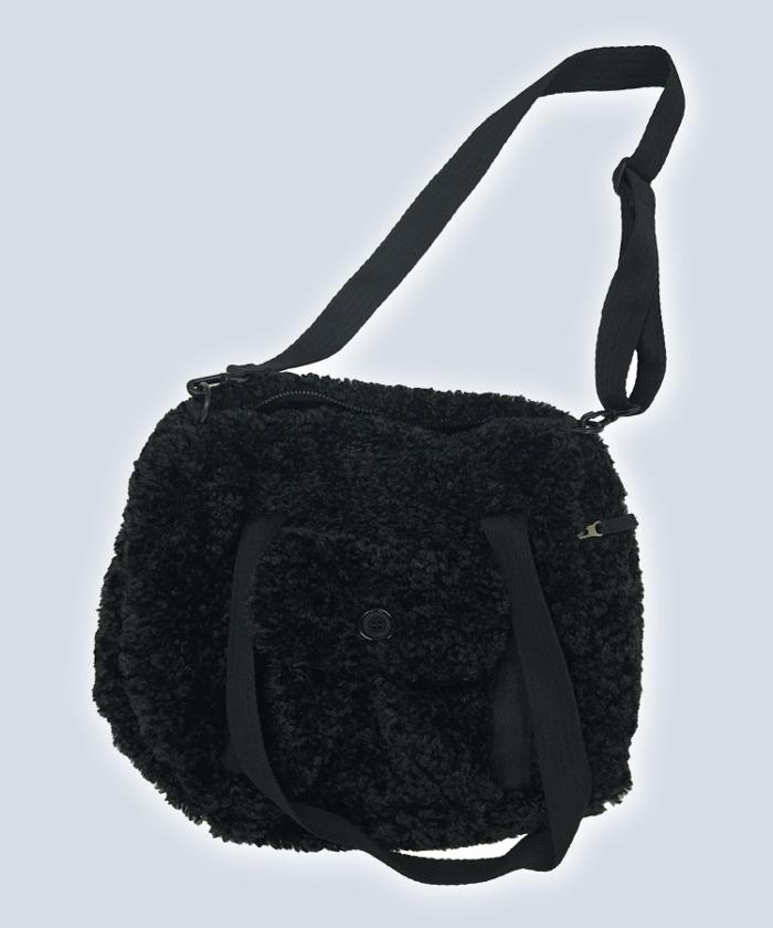FLUFFY SNAP BOSTON BAG (BLACK)_F24ZE912