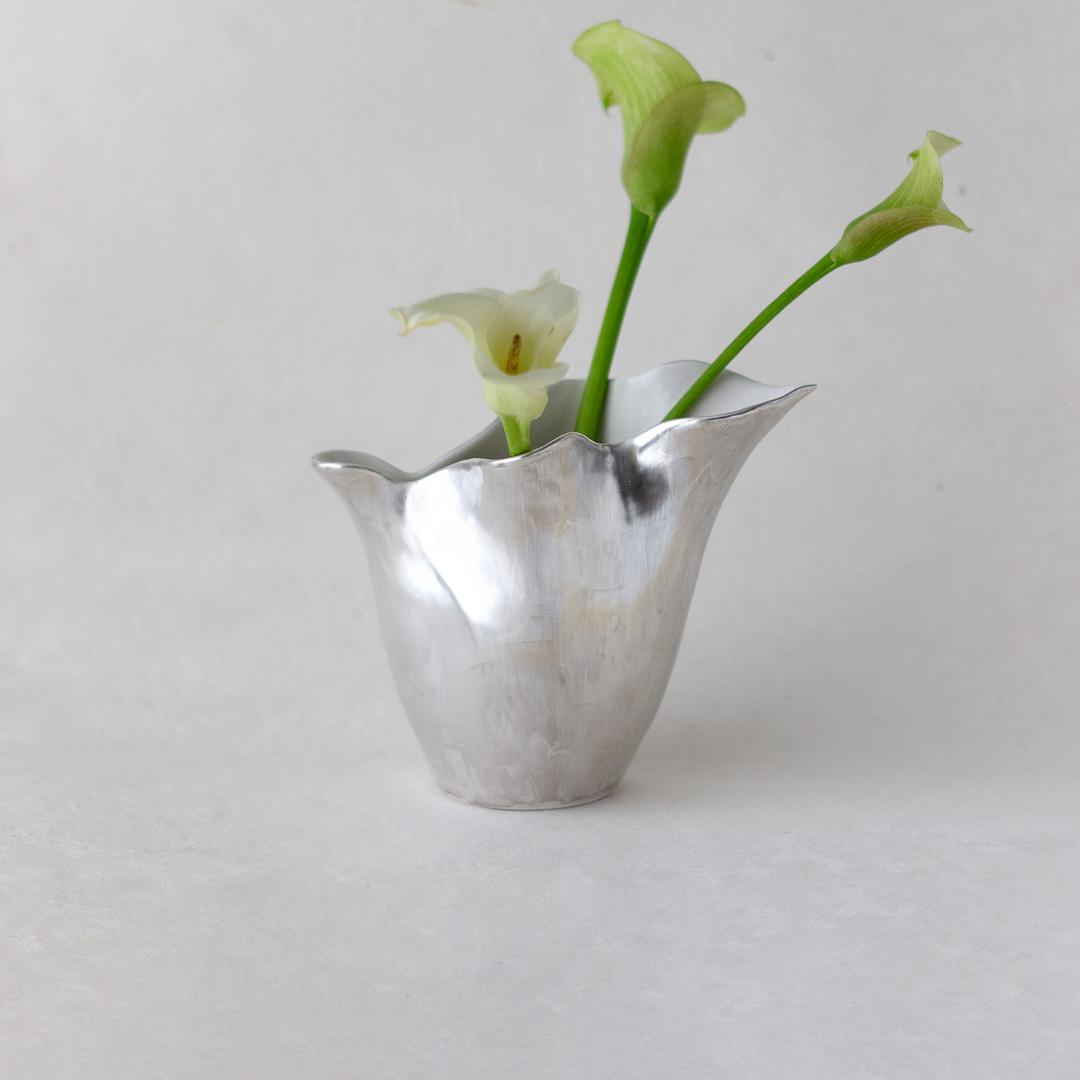 O'Keeffe vase B (silver)