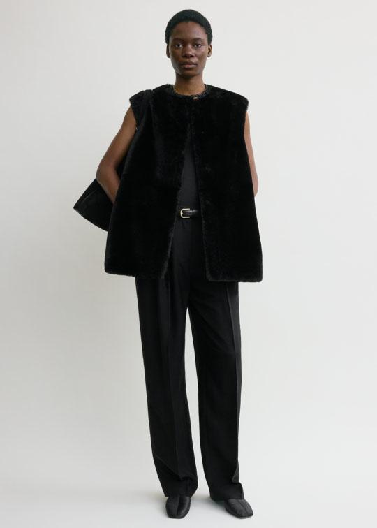 플러시 시어링 베스트 블랙 - 블랙 - TOTEME