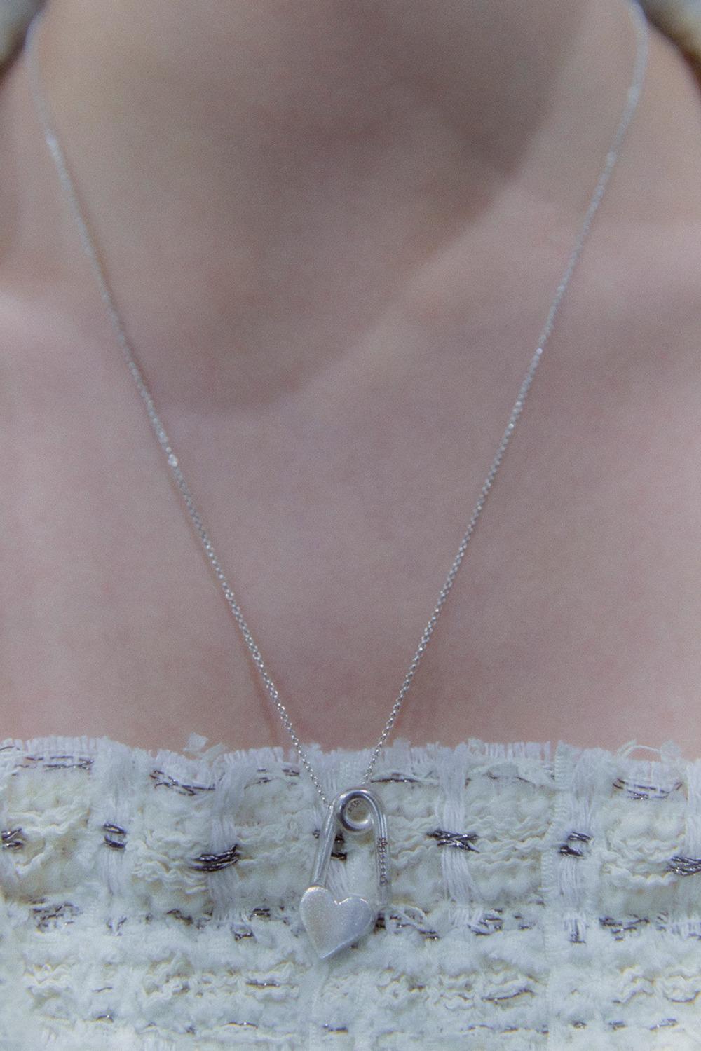 HEART PIN NECKLACE