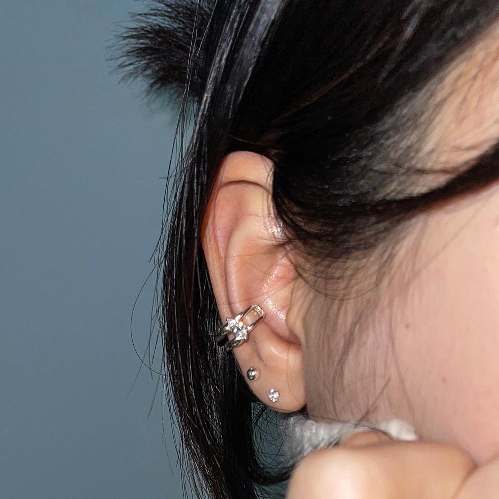 Cubic Two Line Earcuff