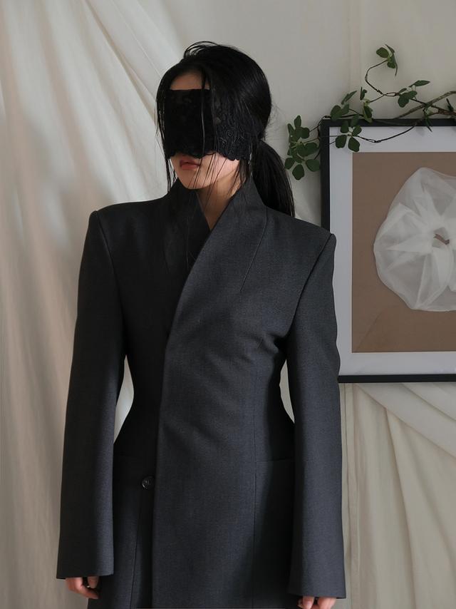 Hidden double volume jacket