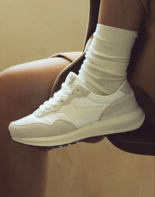 [WeRNNR위러너] 화이트 소재배색 남녀공용 스니커즈