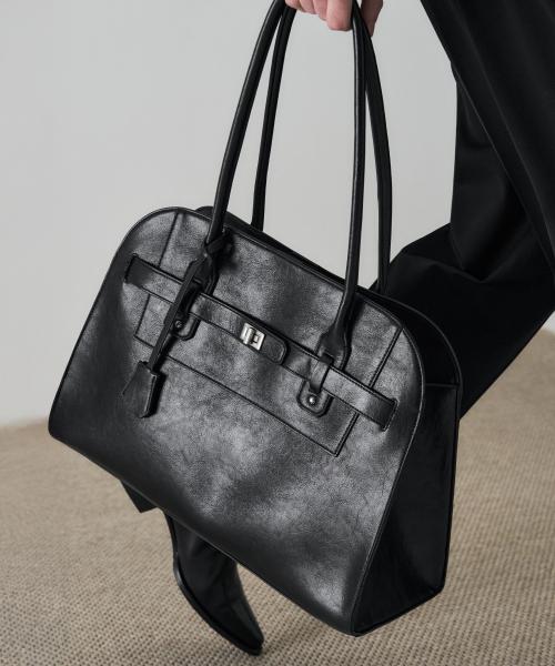 모나크 레더 벨티드 숄더백 [BLACK]