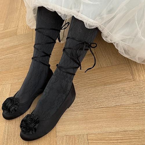 피치스튜디오 [장미/발목스트랩] 새틴 로즈 플라워 코사지 플랫 슈즈 / 발레리나 플랫 발레코어룩 (블랙)