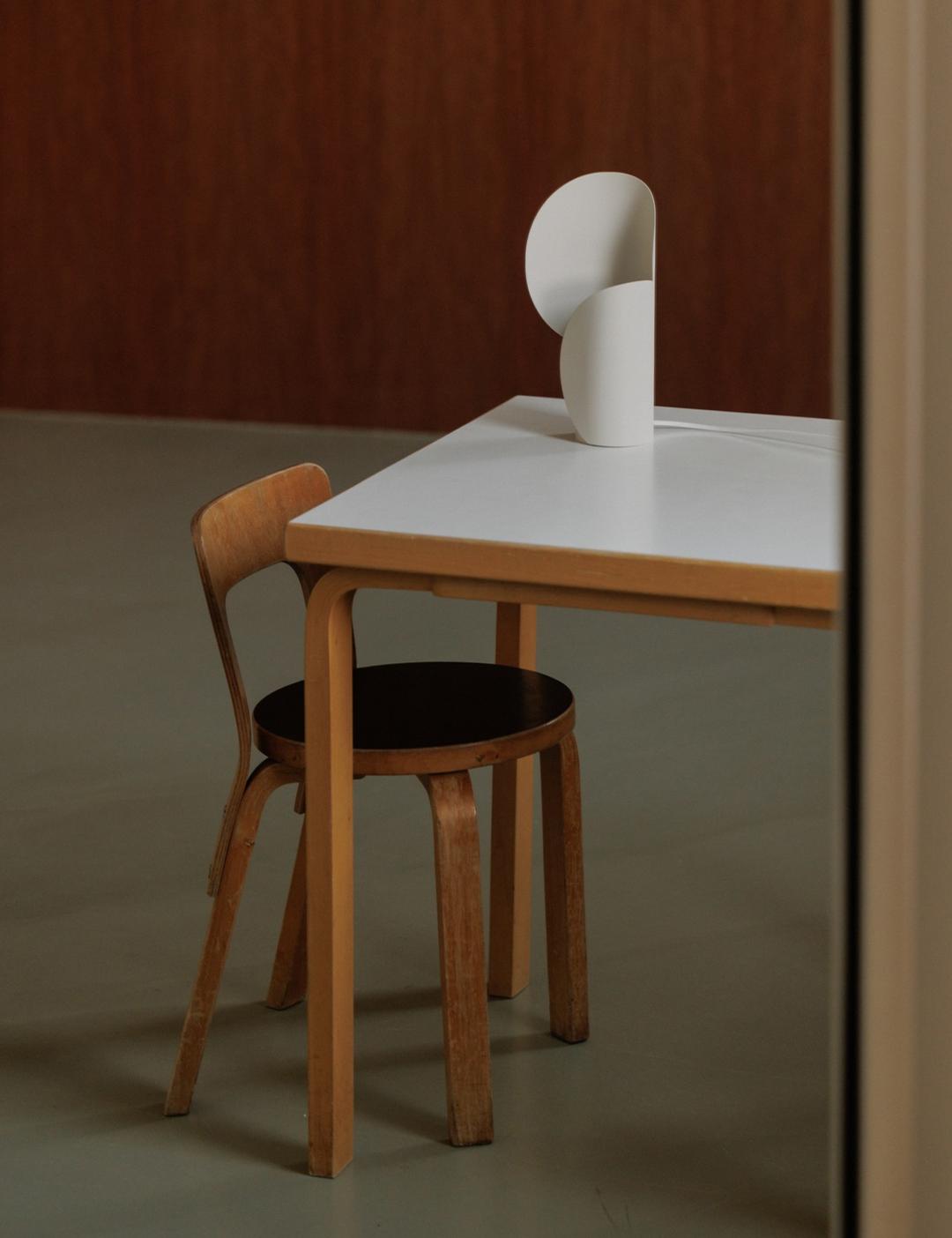 JADOO TABLE LAMP