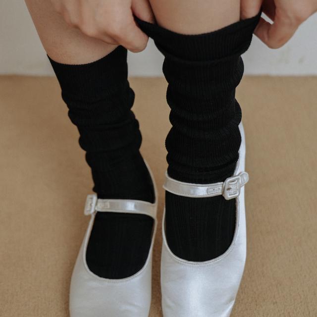 loose middle socks - black