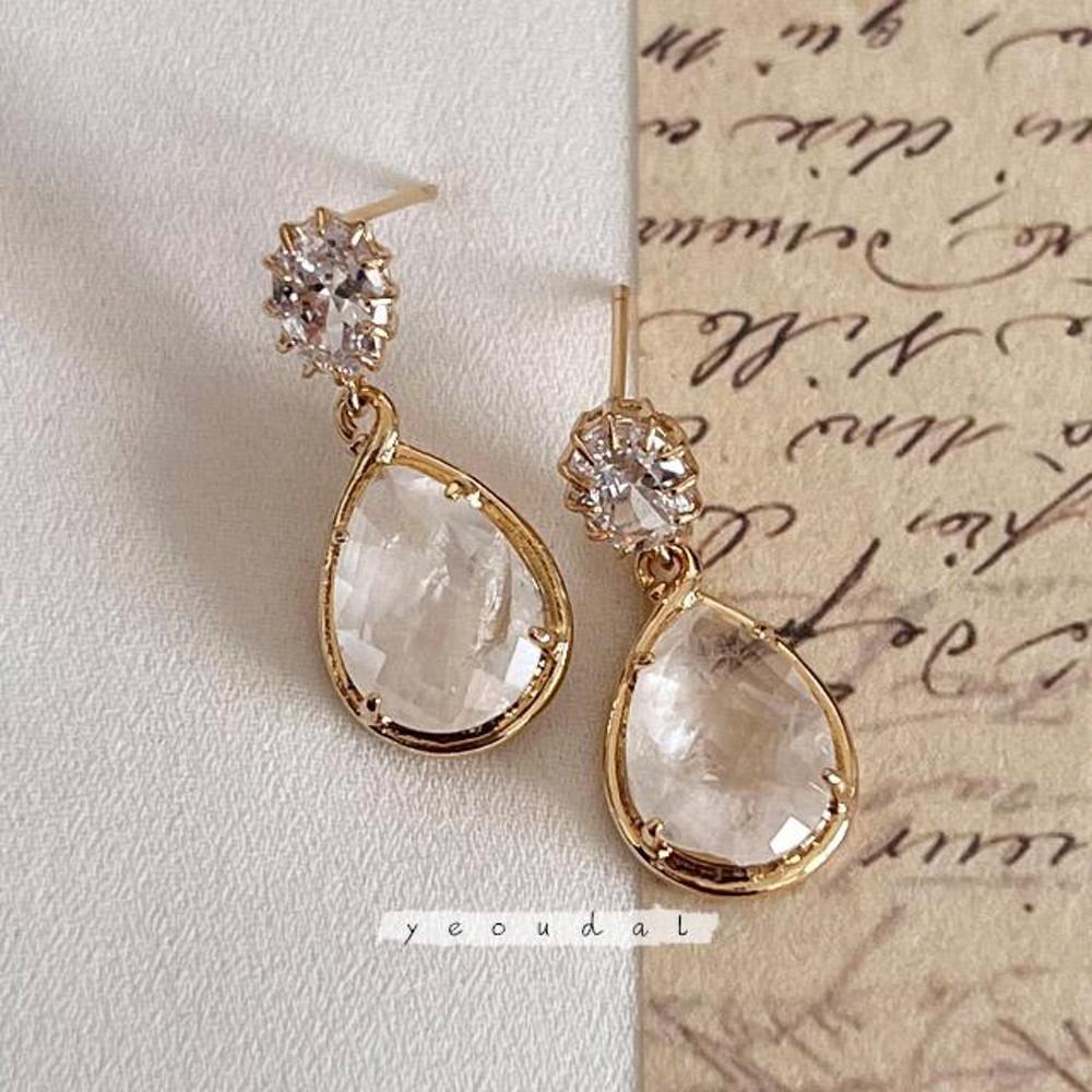 골드문스톤 드롭귀걸이