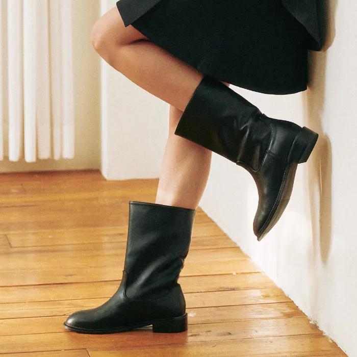 KM009 코모레비 뮤지엄 핸드메이드 와이드 클래식 미들 부츠 I 2Colors