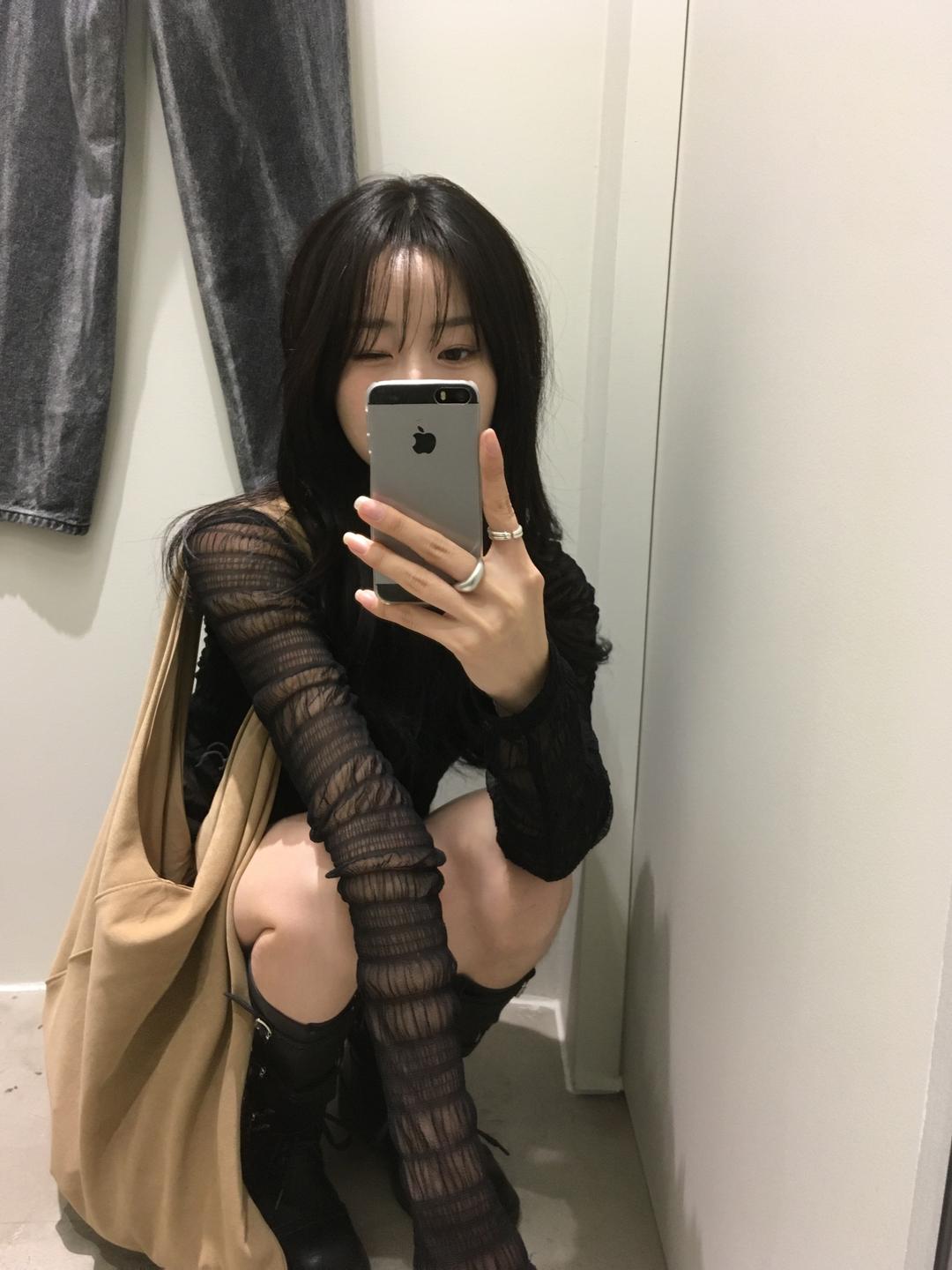 127룸 layered See–through top