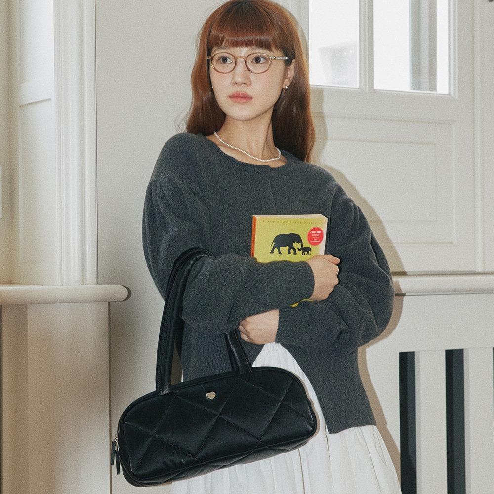 Smooth Baguette Bag(Black)_HC2479BG002M