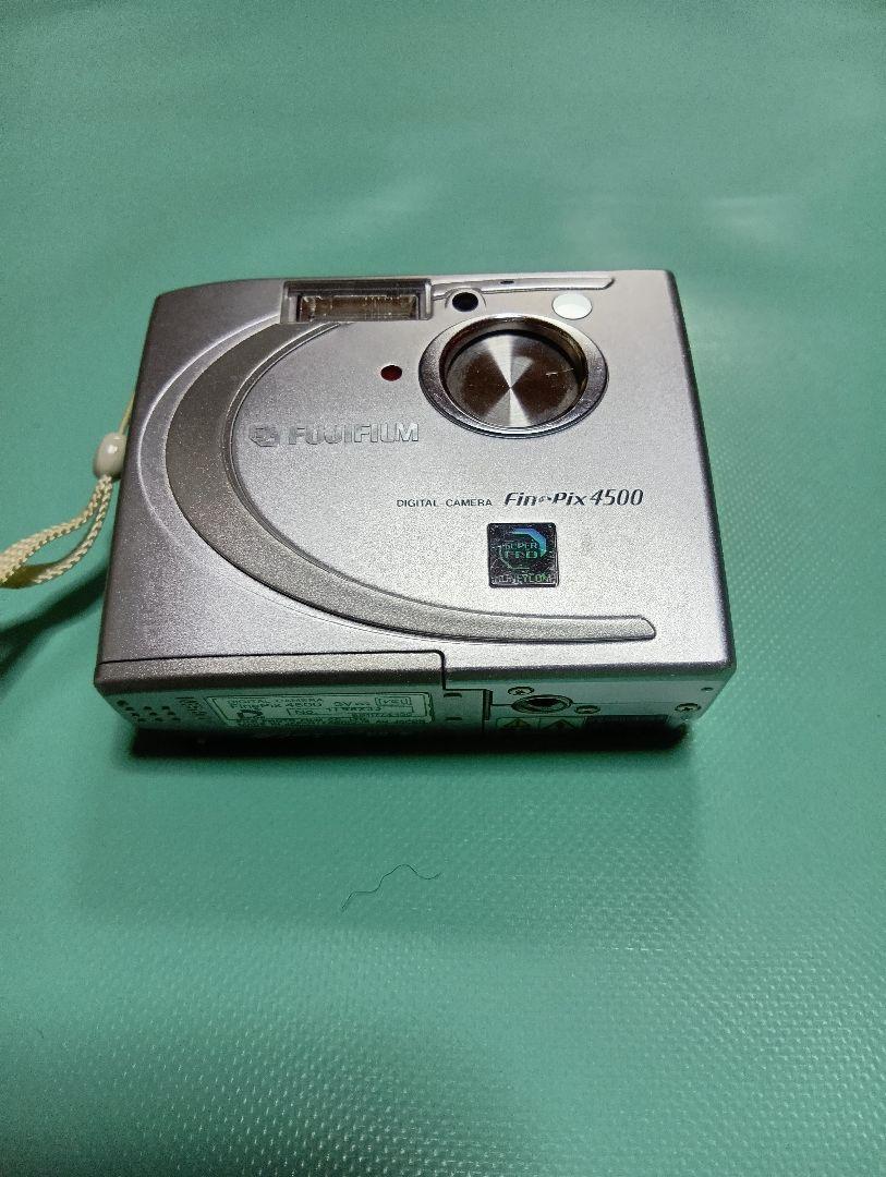 デジカメ　FUJIFILM FinePix4500