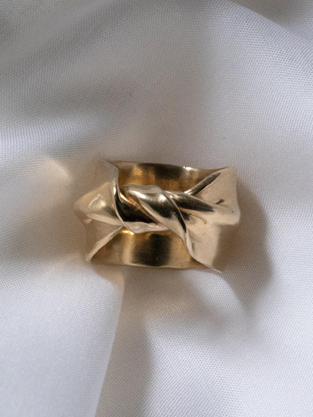 022 Twist Ring Gold