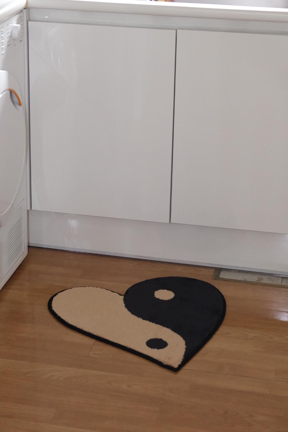 HEART SYMBOL BATH MAT