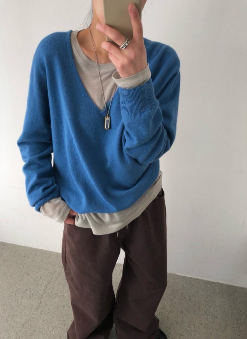 수블랑 26SS 신상 로맨티사이즈 컴포트 브이넥 홀가먼트 니트