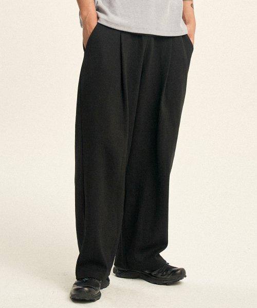 Deep One Tuck Sweat Pants [Black]
