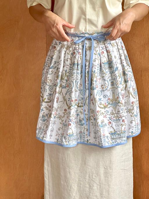 동화같은 일러스트 주름 허리 앞치마