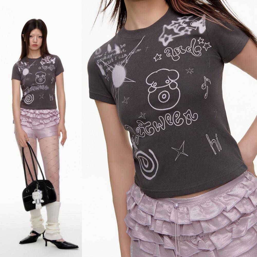 BETWEENAND 반팔 티셔츠 조인트 낙서 페인팅 슬림핏 반팔티 (그레이)