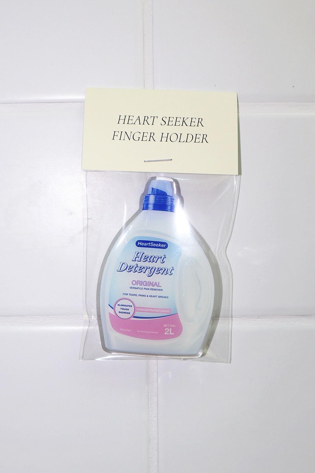 DETERGENT FINGER HOLDER
