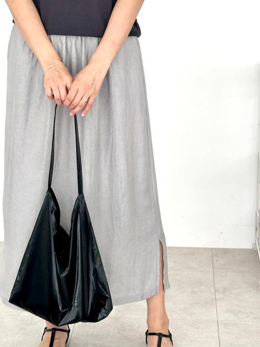 글로시 블랙 숄더백