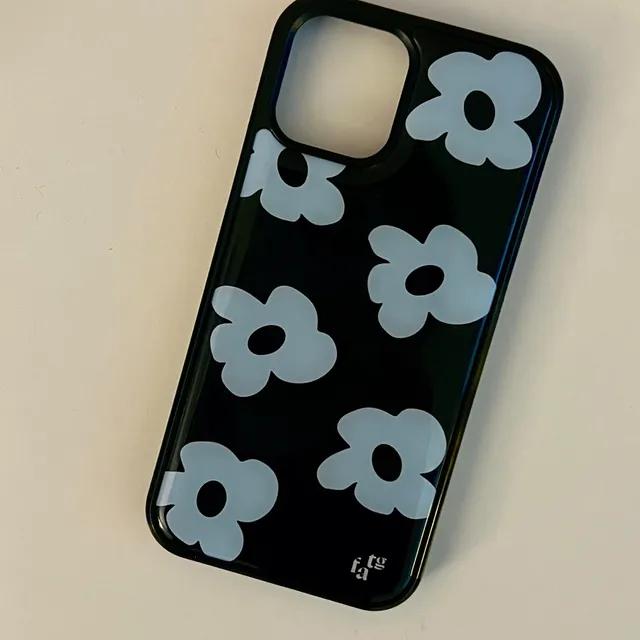 flowers case