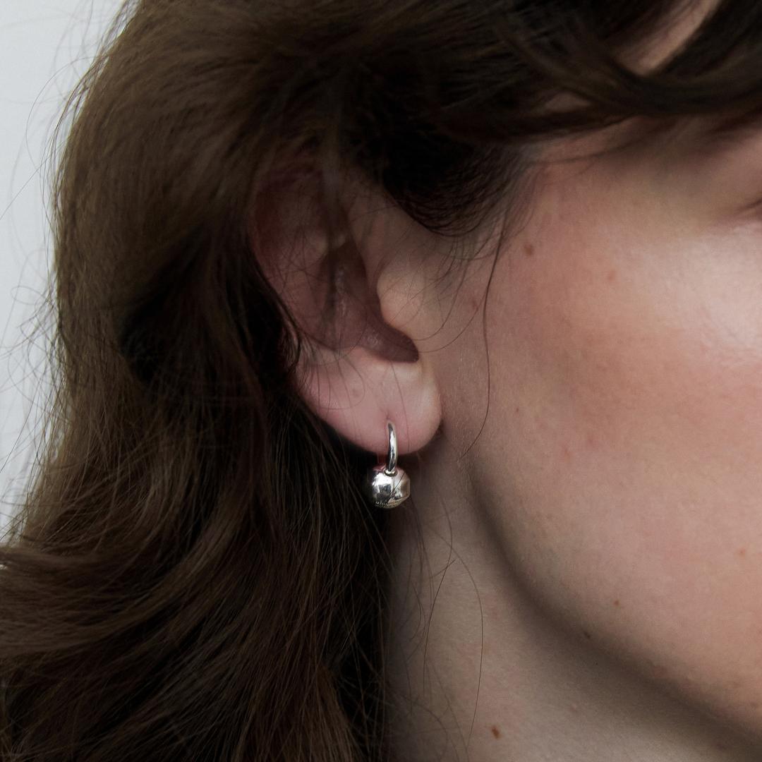 bumpy pierce earring