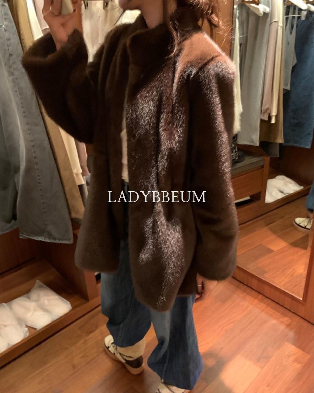 레이디쁨 25FW poster 포스터 뉴 스트링 퍼 자켓 페이크밍크 연말룩