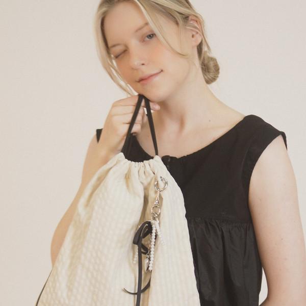 Gym sack string bag _ plaid check ivory
