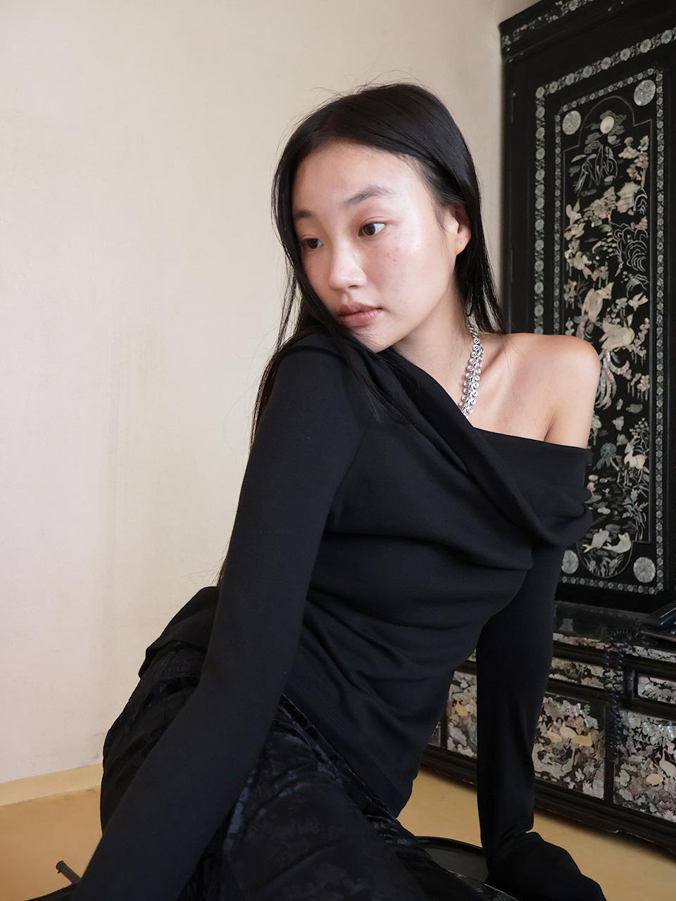 BACK TIE OFF SHOULDER LONG SLEEVE BLACK