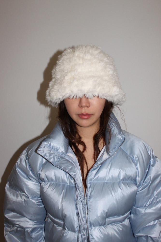 Amiment 아미먼트 더비 벙거지 햇 양털 뽀글이 헤어리 폭닥 버킷햇 2color