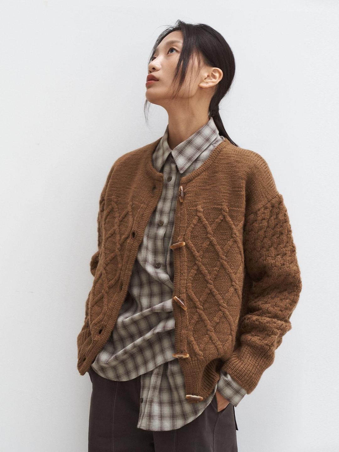PIE WOOL CARDIGAN [ CINAMON ]