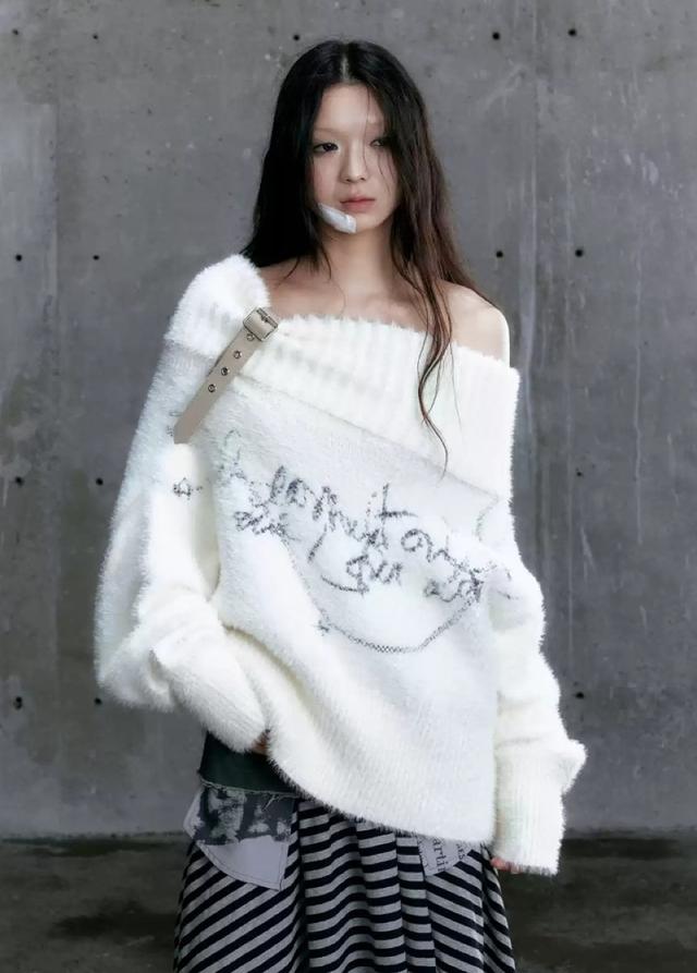 [예약 판매 10% Sale] CestNous multiwear chain jacquard belt lapel sweater