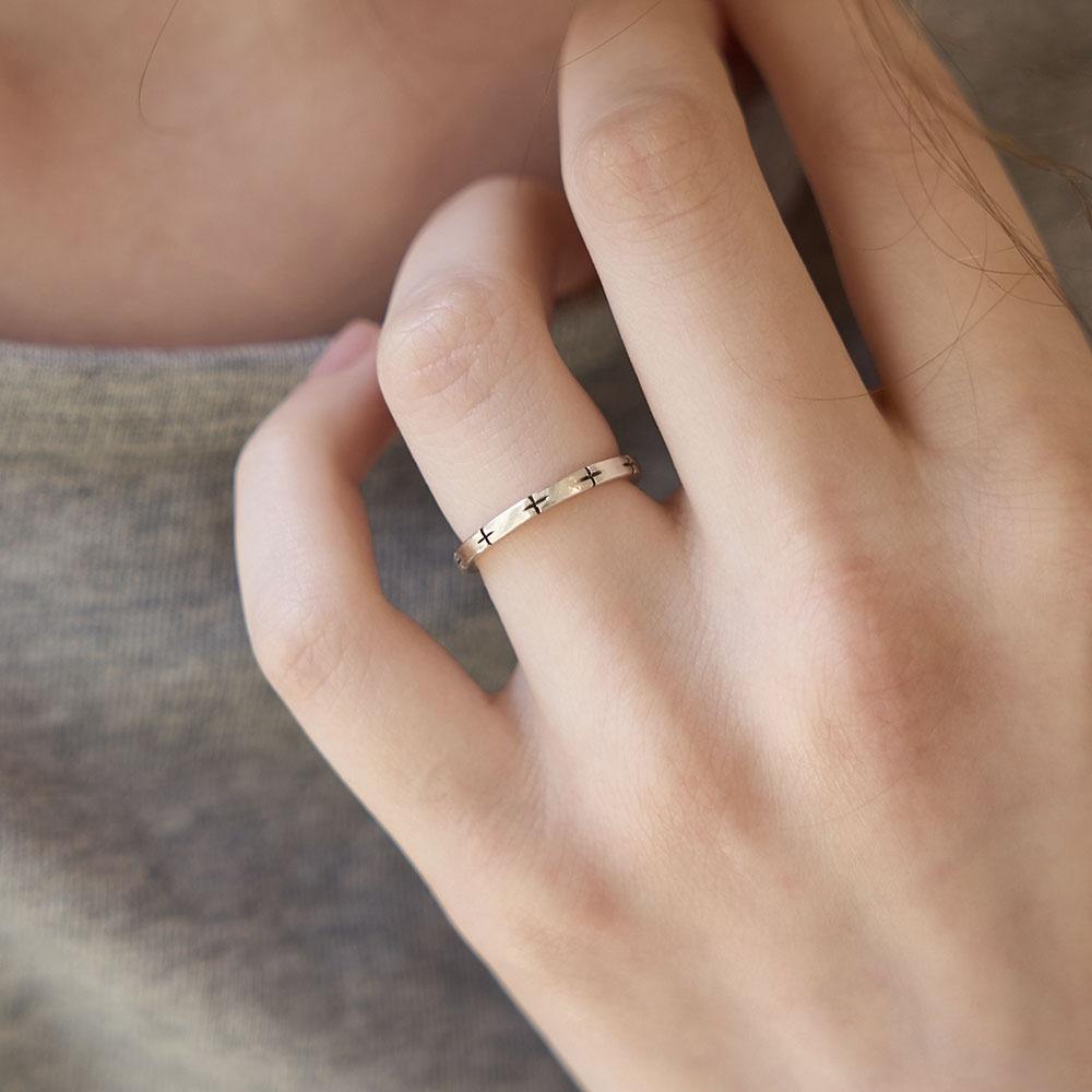 Mini cross ring