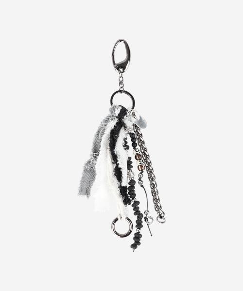 DEV:8 LAYERED KEY RING_WHITE